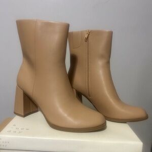 NWT Janelle A New Day Boots Target Almond Toe Tan Neutral NEW memory foam size 9
